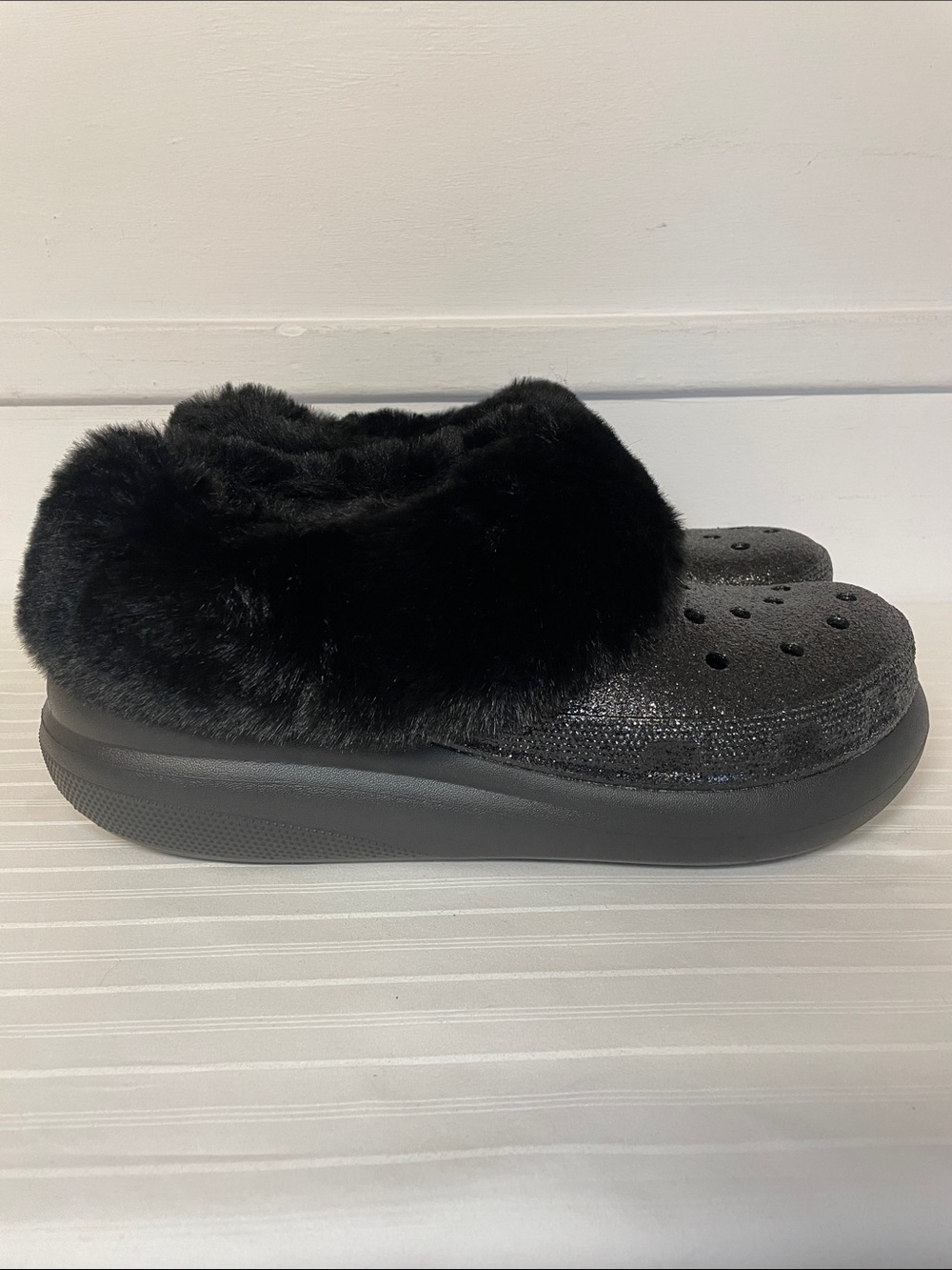 Crocs Furever Crush Glitter Clog with faux fur croc sandals men’s size 11